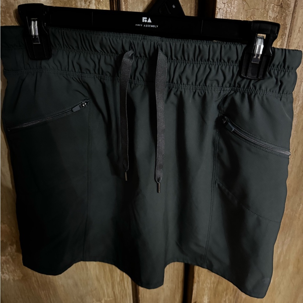 Apana Performance Green Drawstring Skort - Picture 11 of 12